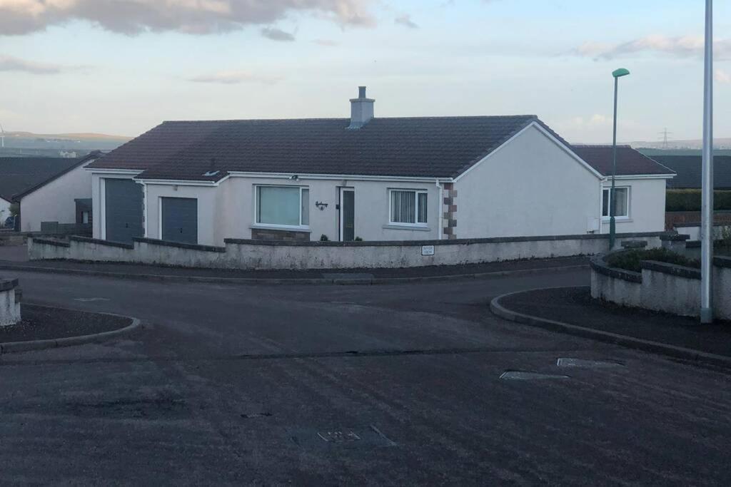 Two Bed Bungalow With Garage And Hot Tub Appartamento Thurso Esterno foto